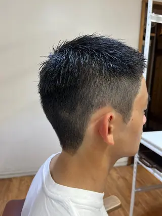 メンズ 腰越 麻奈のヘアスタイル