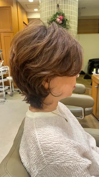 ショート カラー パーマ 浅井 理恵のヘアスタイル