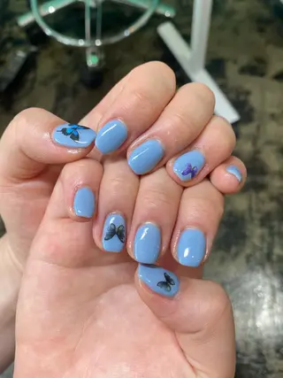 ネイル ♱˖⁺ 𝒎𝒐𝒑𝒊 ⁺のネイルデザイン