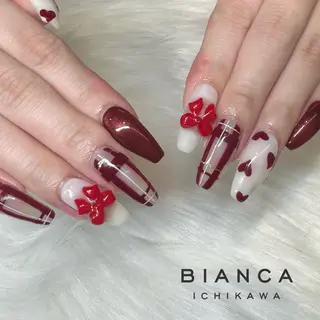 ネイル Bianca 石井🎀のネイルデザイン