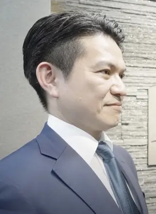 ミディアム 染谷 翔のヘアスタイル