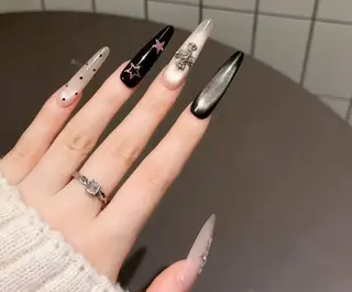 ネイル 小島 阿佑美のネイルデザイン