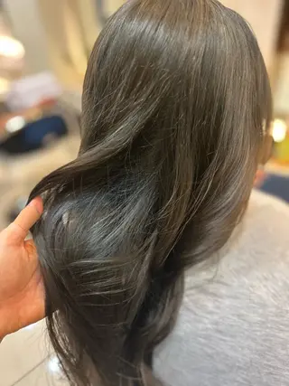 ロング カラー 坂田 愛彩萌のヘアスタイル