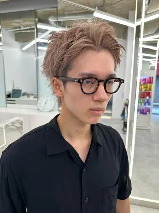 ショート カラー メンズ ブリーチ指名No.1 Daikiのヘアスタイル