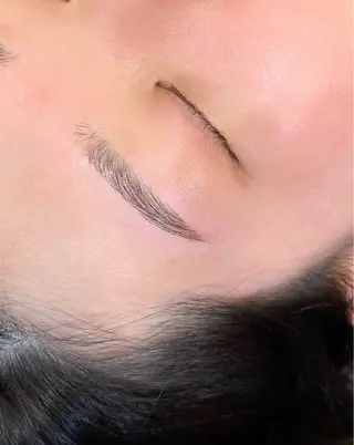 アイブロウ 眉毛・まつげパーマ・マツエク専門店Gem（ジェム）横浜所属・いとう ちひろのマツエク・マツパデザイン