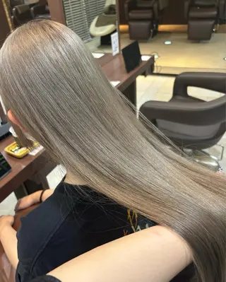 ロング FaB千葉所属・【暖色ハイトーン】 HARUNA🌼のヘアスタイル