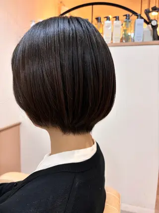 ショート シンセティックヘアデザイン所属・吉井 愛のヘアスタイル