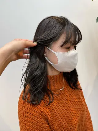 セミロング カラー yuika .のヘアスタイル