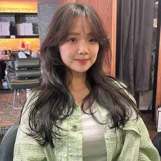 ロング カラー mi yuのヘアスタイル