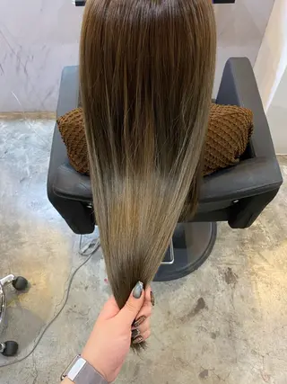 ロング カラー ブリーチカラーと、髪 質改善。HARUKAのヘアスタイル