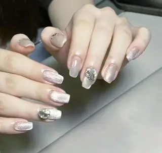 ネイル pink ladyサロン所属・べ にのネイルデザイン