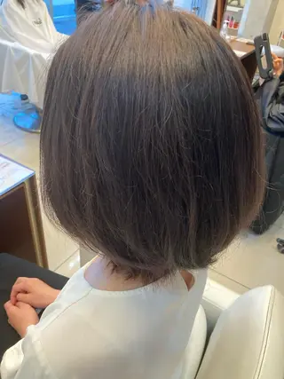 ショート カラー 岸田 莉奈のヘアスタイル