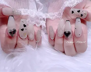 ネイル She   Nail所属・ISA_ BELLAのネイルデザイン