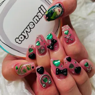 ネイル toyvenail 🖤enaのネイルデザイン
