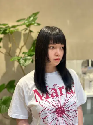 ミディアム カラー 寒色 ♡ レイヤー ┊︎miyuのヘアスタイル