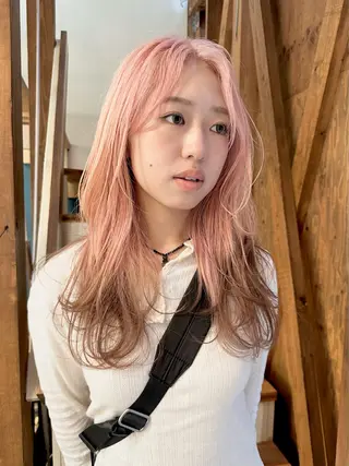 セミロング カラー kai .のヘアスタイル