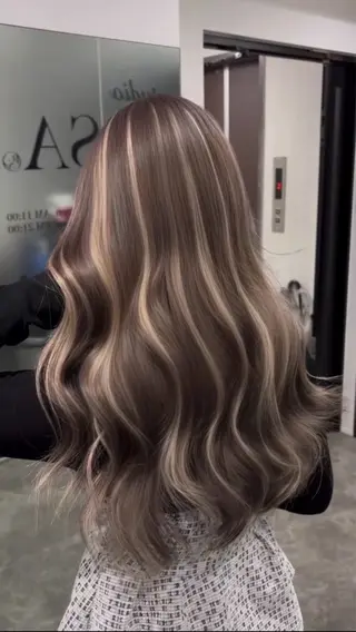 カラー studio ROSA所属・山本 晴翔のヘアスタイル