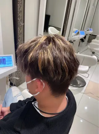 カラー メンズ EARTH所属・NATSUMI 透明感カラーのヘアスタイル