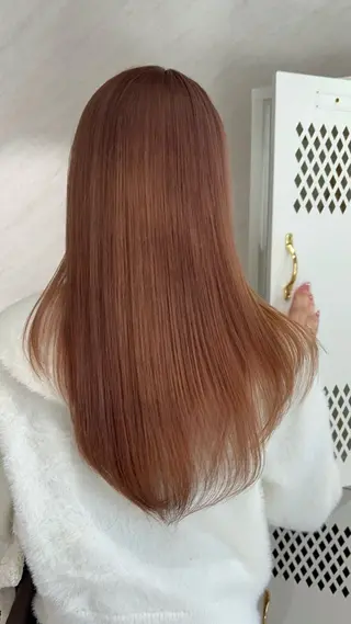 ロング カラー 赤みゼロ 🤎柔ベージュのヘアスタイル