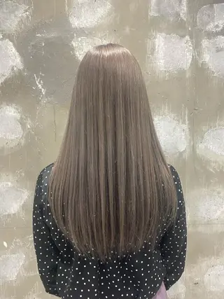 ミディアム Kro ハイトーン×ブリーチのヘアスタイル