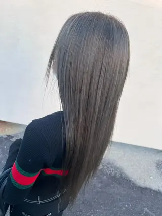 カラー 田中 愛音のヘアスタイル