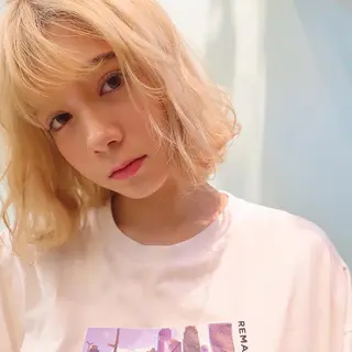 ショート カラー 岡野 静華のヘアスタイル