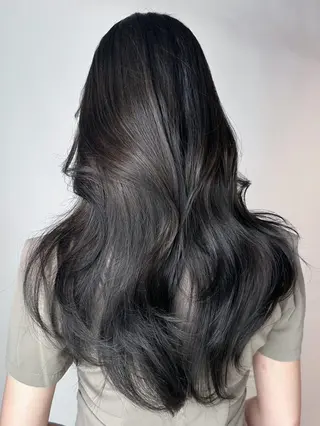 カラー セミロング ITbyALBUM 中野店のヘアスタイル