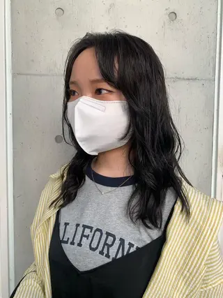 ミディアム カラー カネコ ユカリのヘアスタイル