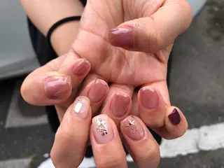 ミディアム ネイル Amelie所属・nail salon U'muのネイルデザイン