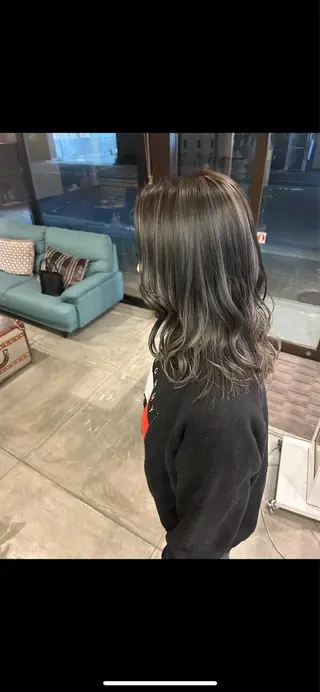 カラー AGREE Momokaのヘアスタイル