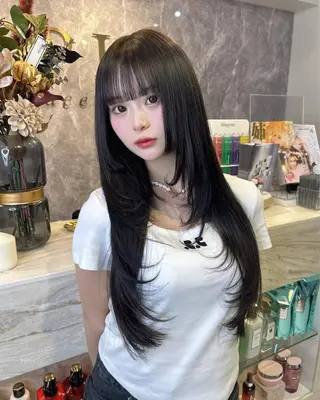 ロング 早坂 あおいのヘアスタイル