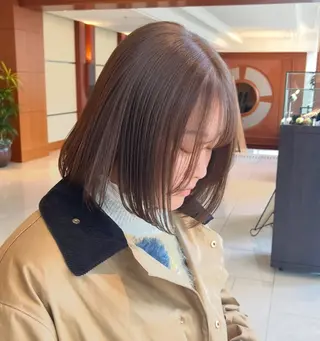 ミディアム カラー 浦﨑 笑美里のヘアスタイル