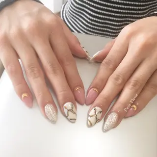 ネイル Petit Fleur所属・青柳 亜梨奈のマツエク・マツパデザイン