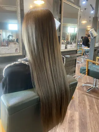 ロング カラー ハイライト/インナー /ブリーチ/レイヤーのヘアスタイル