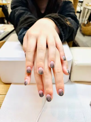 ネイルサロンエーナイン本店所属・もろずみ あやのネイルデザイン