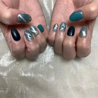 ネイル repos~ルポ~所属・里見 麗のネイルデザイン