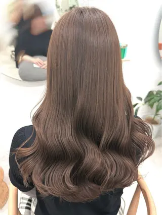 ロング ANNA🐾 艶カラー/水素カラーのヘアスタイル