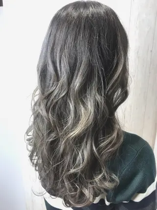 ロング 🎊ルービック 京橋店💛のヘアスタイル