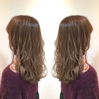 セミロング カラー 🐝肥田 しょーと🐝のヘアスタイル