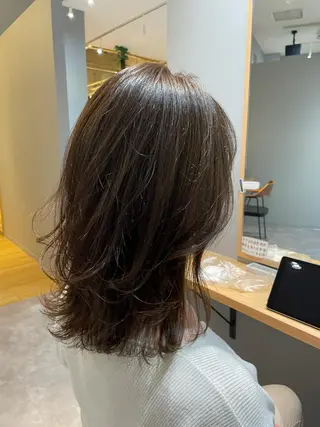 ミディアム カラー VIEWユリナ メイク/ カットのヘアスタイル