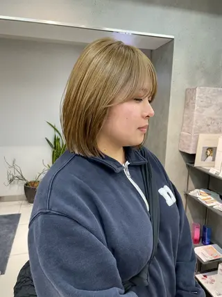 ショート ヘアアレンジ ボブ/透明感ベージュ 🫧クルミ🌟のヘアスタイル