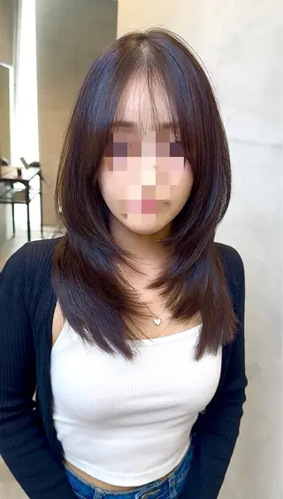 ミディアム レイヤーカット 小林優のヘアスタイル