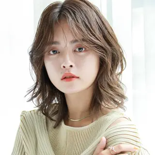 ミディアム 🫧FERIA北千里 🫧のヘアスタイル
