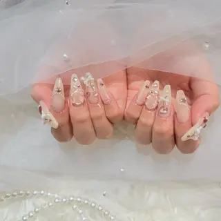 セミロング マシェリローズ所属・Macherie Roseのネイルデザイン