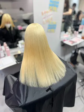 カラー KUREA /縮毛矯正 ブリーチのヘアスタイル