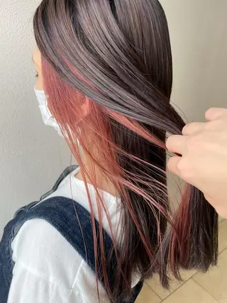 ロング カラー 沢田 瞳のヘアスタイル