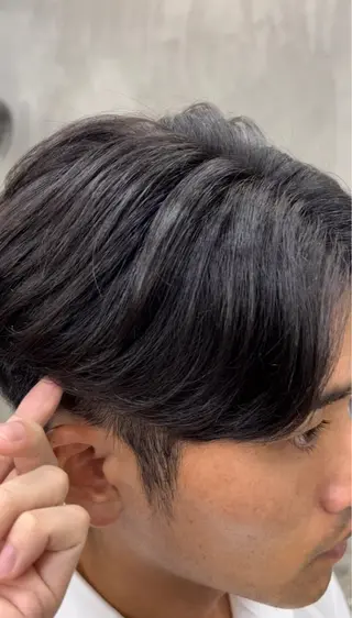 ショート モナン新宿所属・曲がる縮毛 メンズ 毛流れ 佐々木 優のヘアスタイル