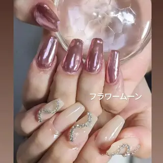 ネイル フラワー ムーンのネイルデザイン