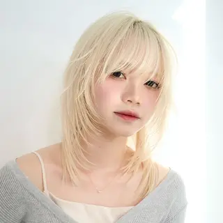 ミディアム カラー 🍭ハイトーン/レイ ヤーカット🍭チャンのヘアスタイル