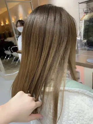 セミロング カラー 近藤千翔🩵 髪質改善Periodのエステ・リラクイメージ